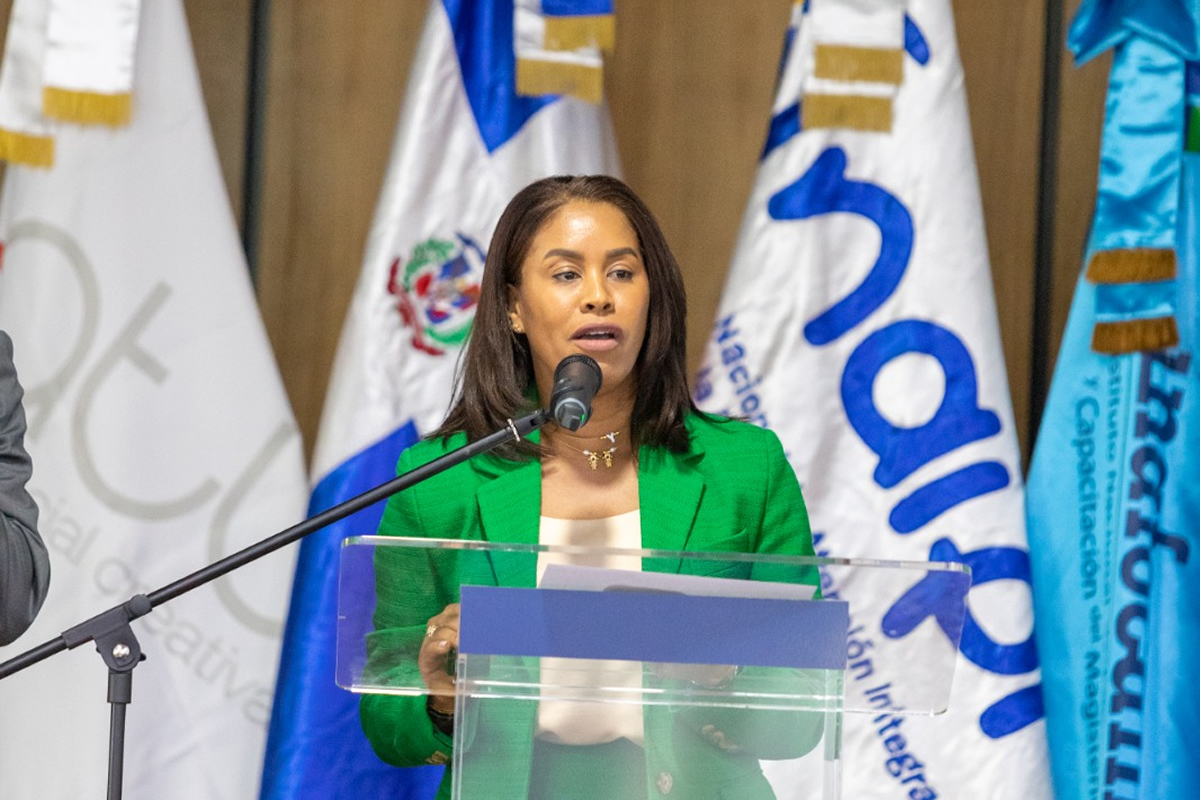 Yanina Torres, subdirectora del INAIPI, durante el Diplomado en Neurodesarrollo y Estimulación Temprana
