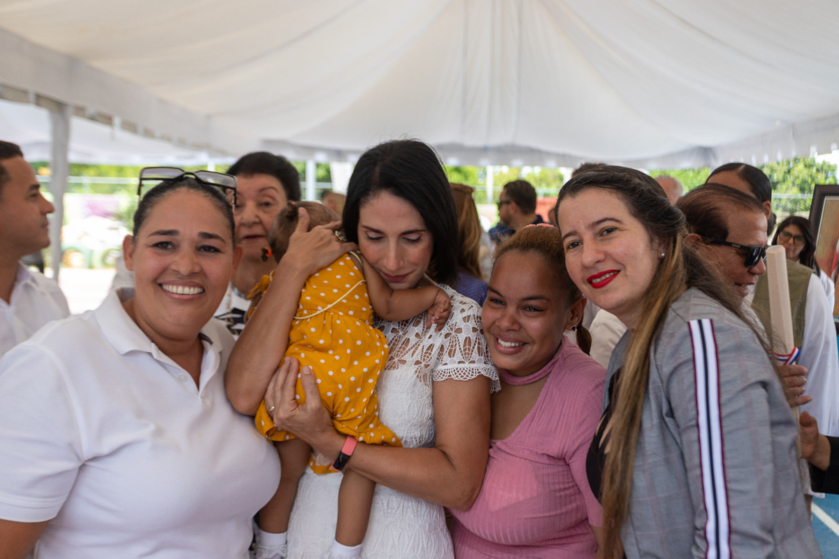 Raquel Arbaje, primera Dama, en la inauguración del nuevo Centro