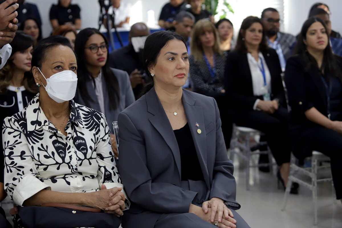 Personalidades presentes en la firma del acuerdo