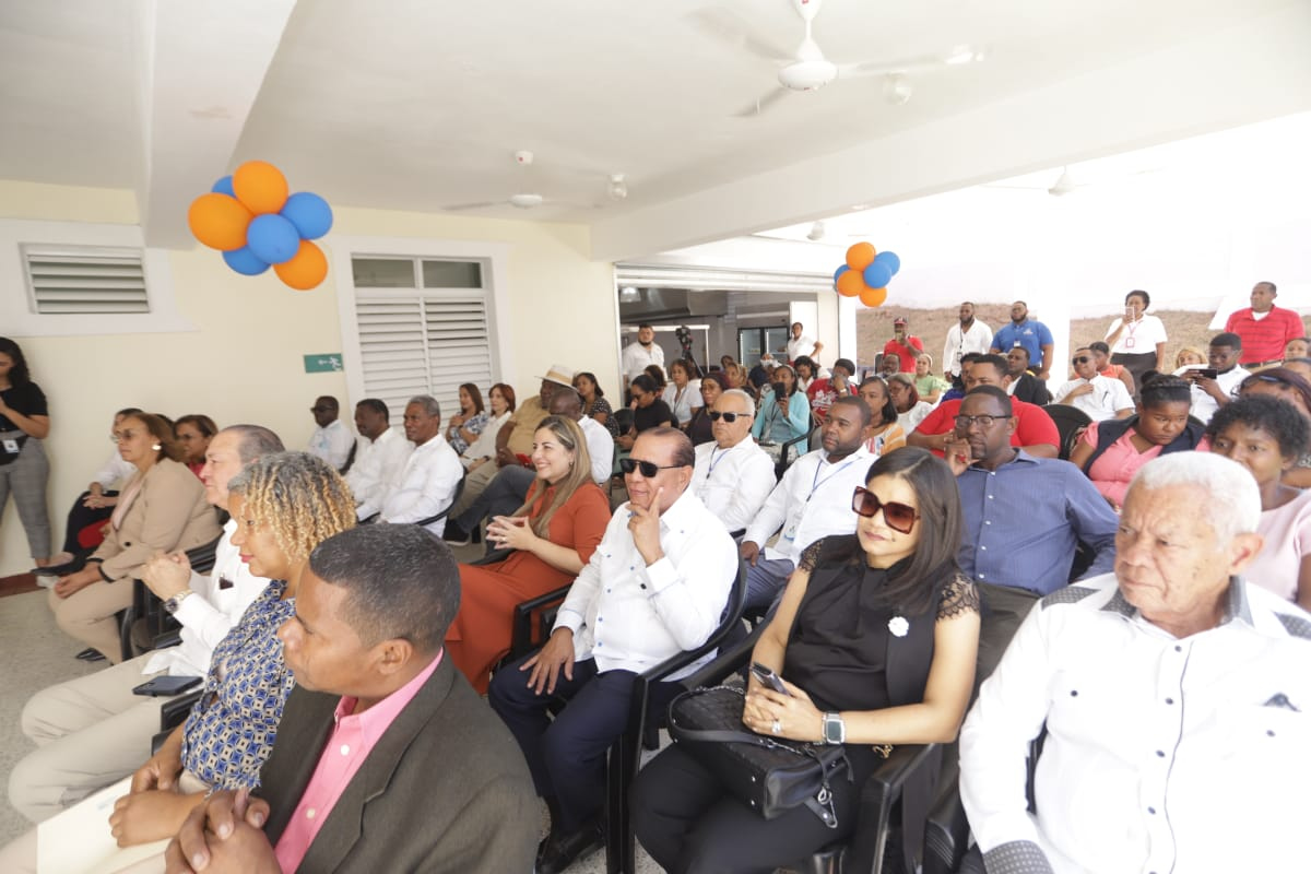 Personalidades que asistieron al Acto de Apertura