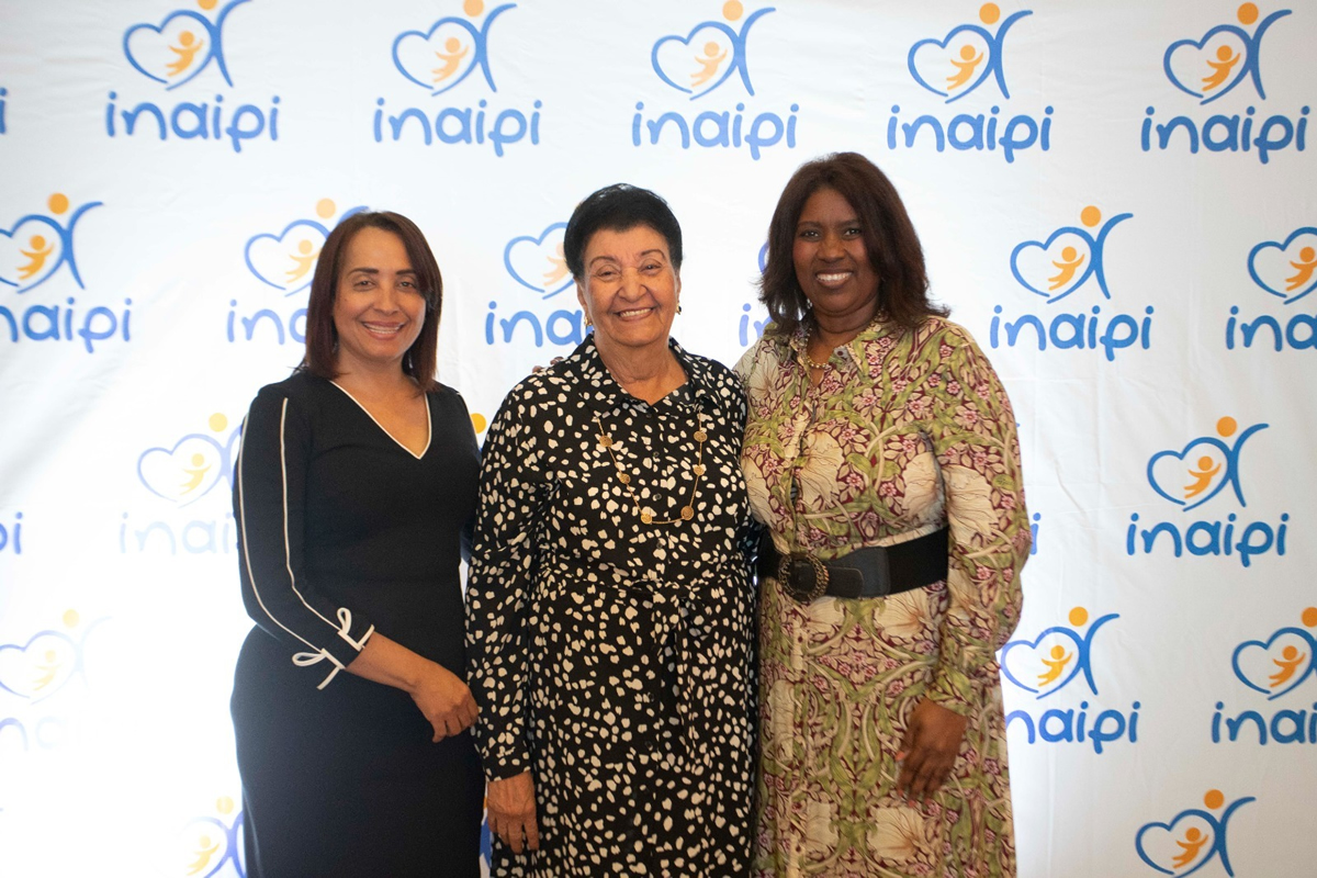 INAIPI promueve su modelo de atención en encuentro con periodistas y comunicadores