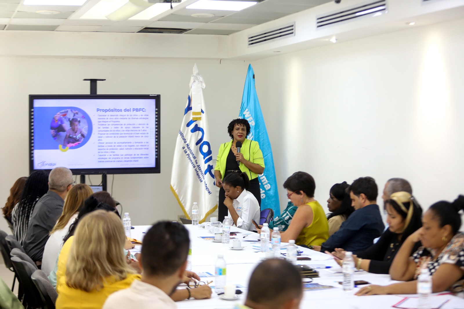 Expositora del INAIPI explica modelo de atencion 
