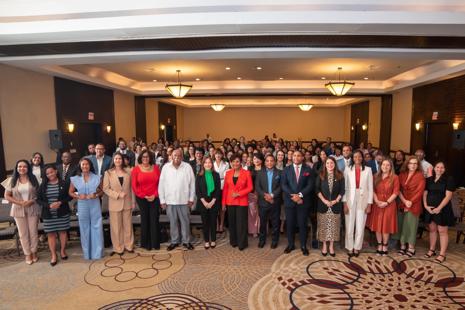 Josefa Castillo Rodríguez, directora ejecutiva del INAIPI, Francisco Ramírez, director ejecutivo del INAFOCAM y Catalina Andújar, representante Residente de la OEI en República Dominicana en  la novena versión del “Diplomado en Atención Integral a la Primera Infancia”  