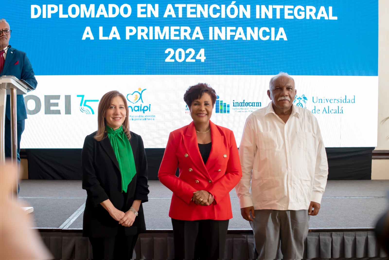 Josefa Castillo Rodríguez, directora ejecutiva del INAIPI, Francisco Ramírez, director ejecutivo del INAFOCAM y Catalina Andújar, representante Residente de la OEI en República Dominicana