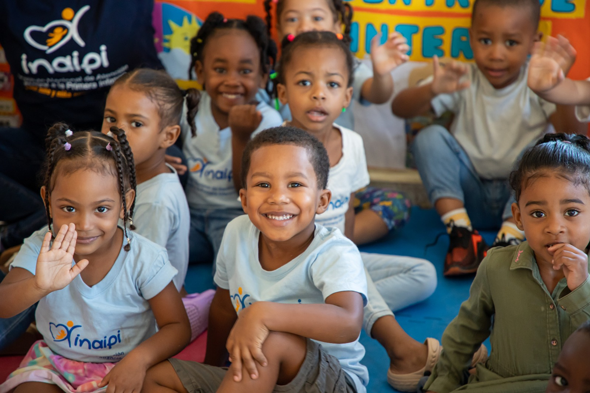 Niños felices en el reinicio de los servicios luego de las festividades