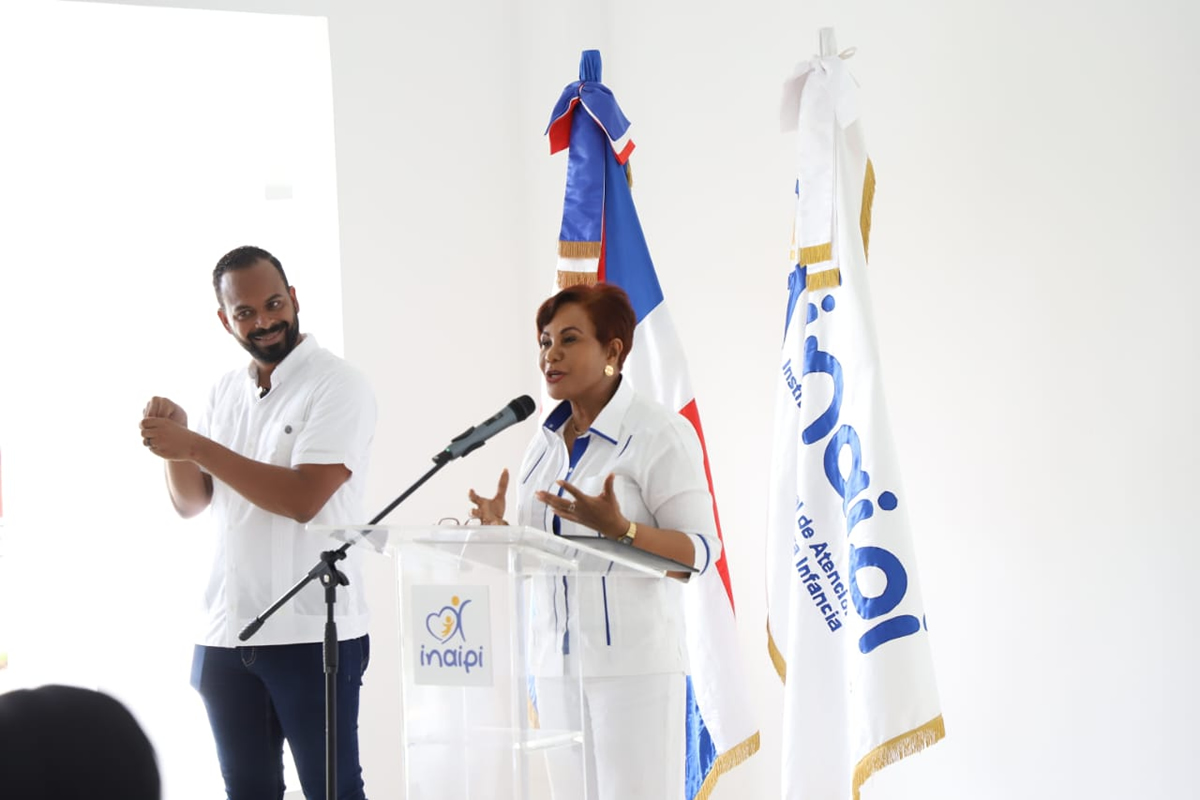 El presidente Abinader y Josefa Castillo Rodríguez inauguran el CAIPI Los Manantiales, en Verón Josefa Castillo Rodríguez, directora ejecutiva del INAIPI