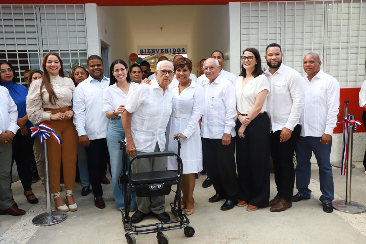 Josefa Castillo Rodríguez, directora ejecutiva del INAIPI, inaugura el CAIPI C Andalucía junto a autoridades locales para beneficiar a 100 niños y niñas de 0 a 5 años