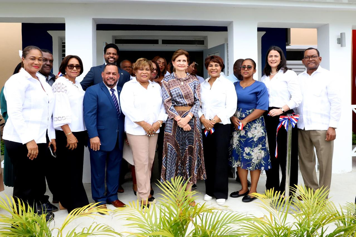 Raquel Peña, vicepresidenta de la República, junto a Josefa Castillo, directora ejecutiva del Instituto Nacional de Atención Integral a la Primera Infancia (INAIPI) encabezaron inauguración del Centro de Atención Integral a la Primera Infancia (CAIPI) “El Castillo”