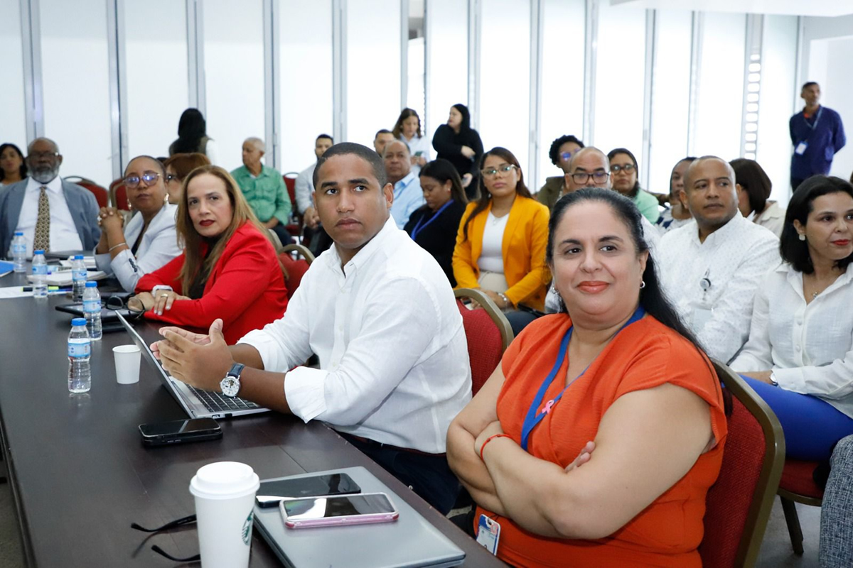 Personal del INAIPI presentes en la Tercera Mesa Técnica celebrada en Santiago de los Caballeros