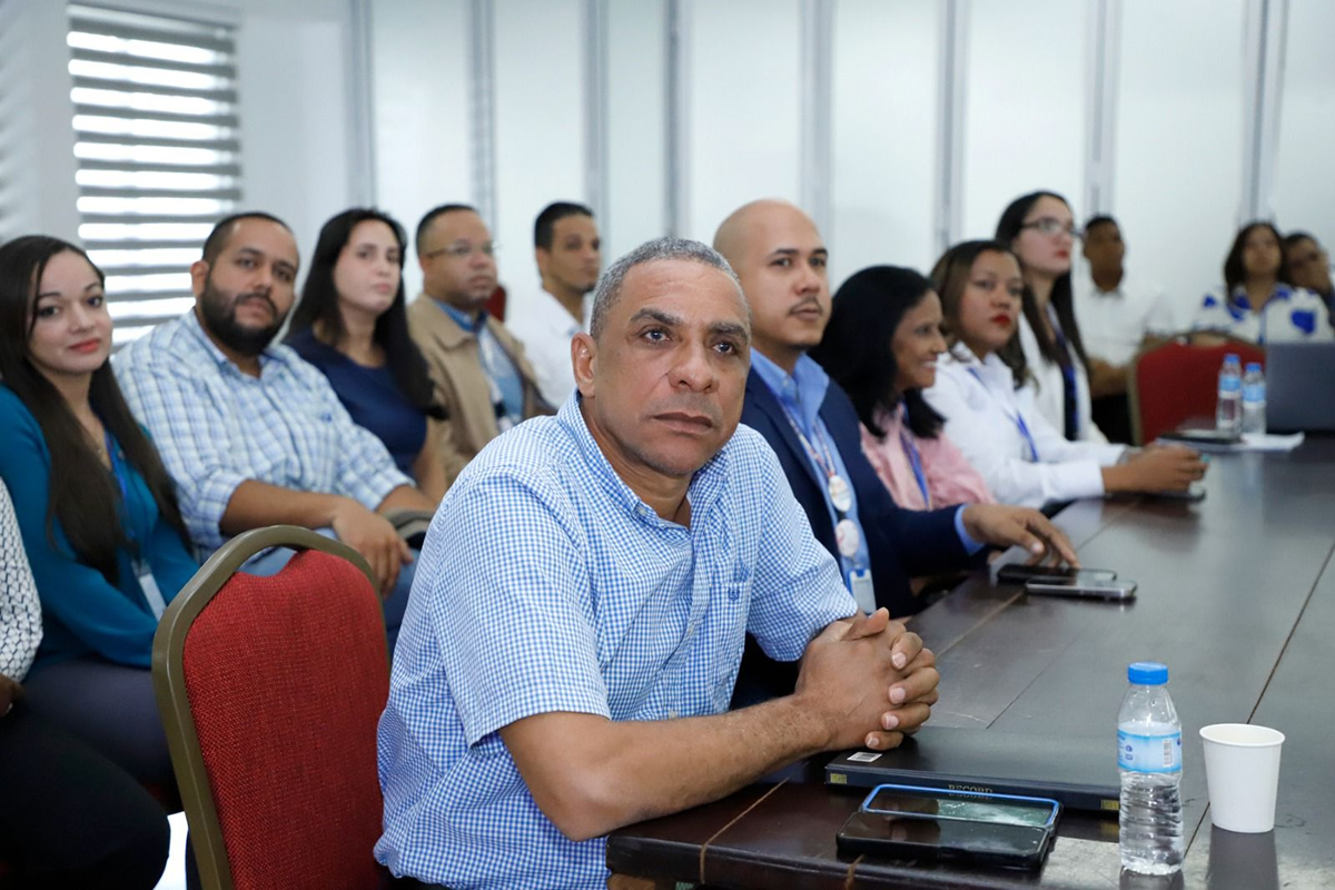 Personal del INAIPI presentes en la Tercera Mesa Técnica celebrada en Santiago de los Caballeros