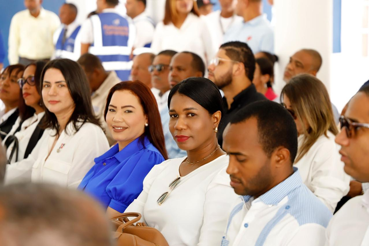 Yanett Rodríguez, subdirectora de Gestión Institucional y Fabiana Tapia, subdirectora Nacional del INAIPI presentes en el acto