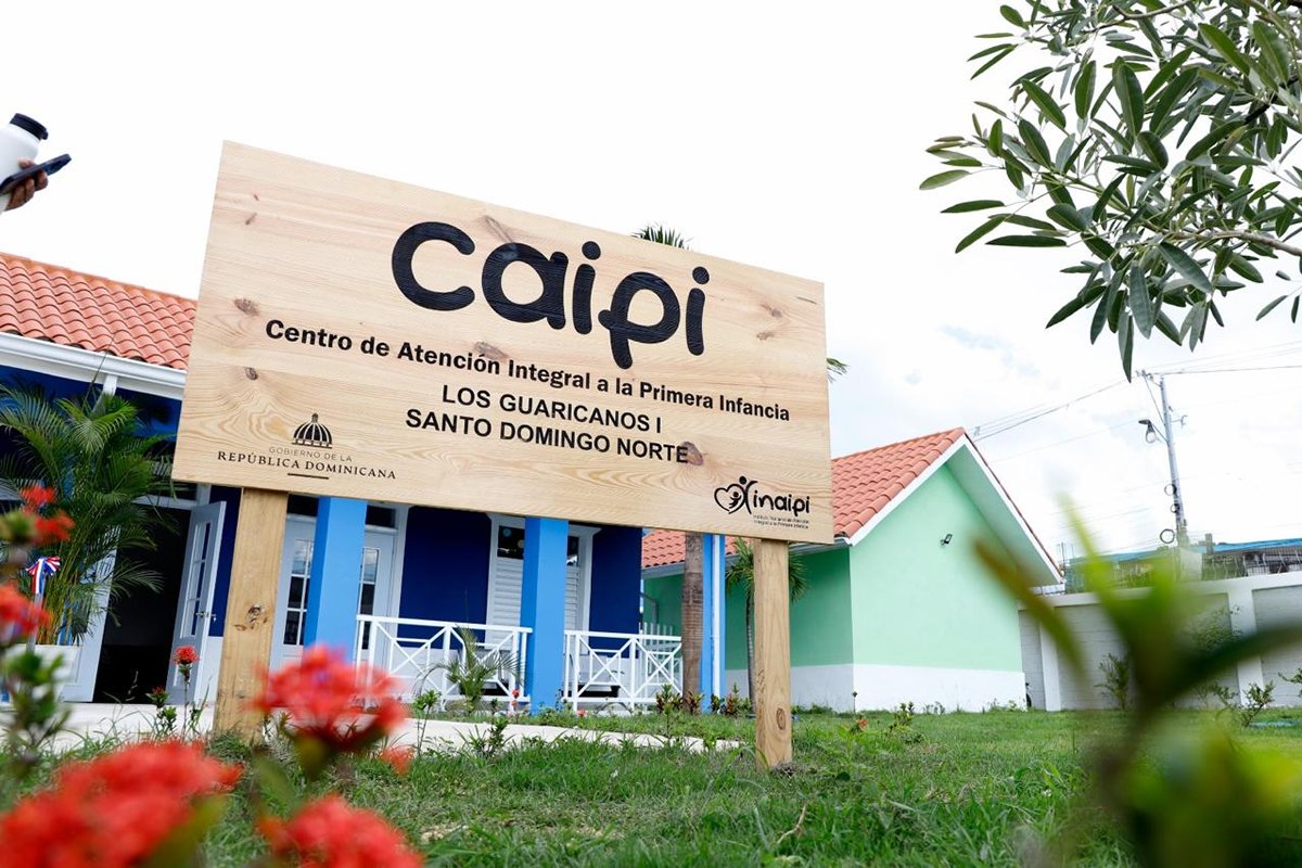 Parte frontal del Centro de Atención Integral a la Primera Infancia Los Guaricanos I, Santo Domingo Norte