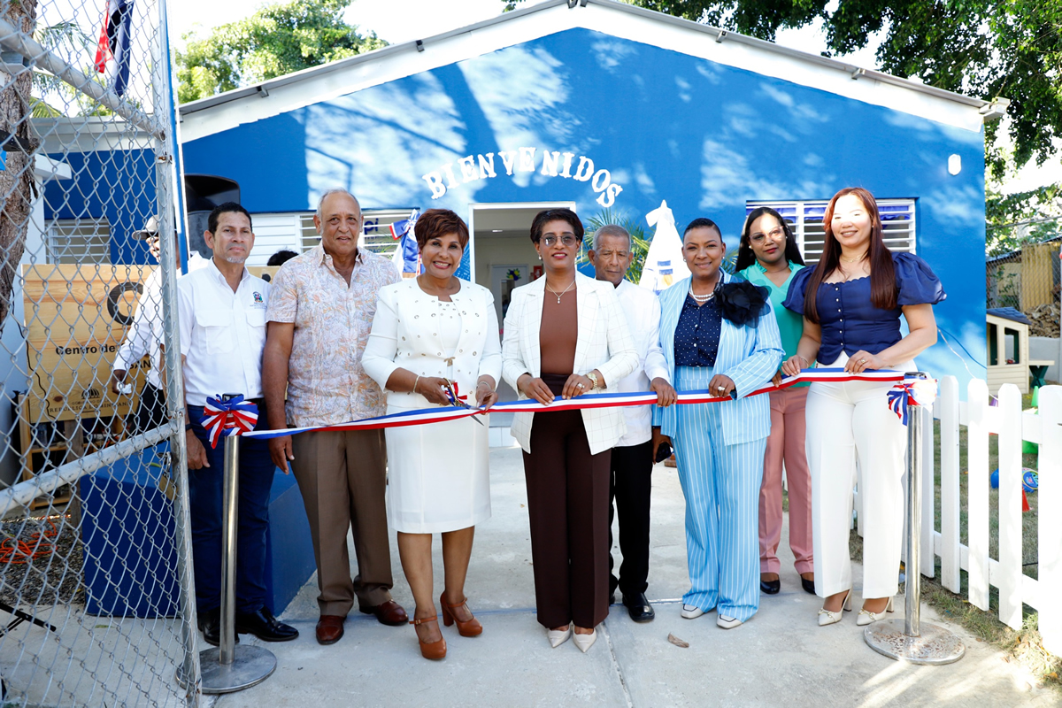 Directora del INAIPI, Josefa Castillo Rodríguez, inaugura Centro de Atención Integral Comunitario San Rafael del Yuma   
