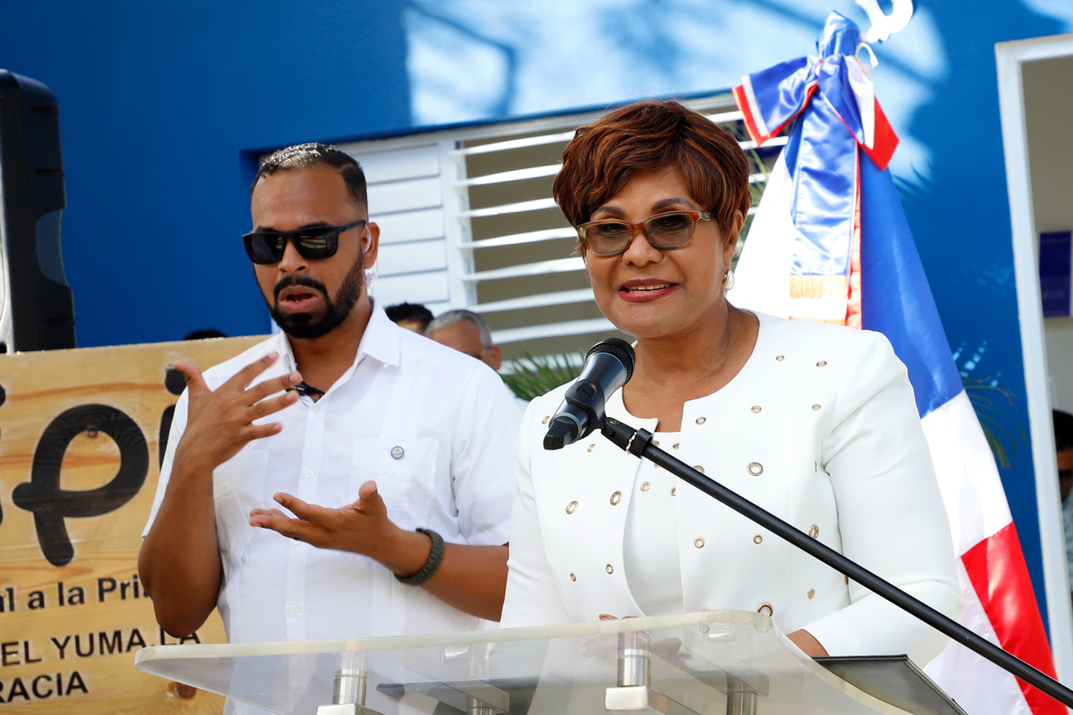Directora del INAIPI, Josefa Castillo Rodríguez, inaugura Centro de Atención Integral Comunitario San Rafael del Yuma   